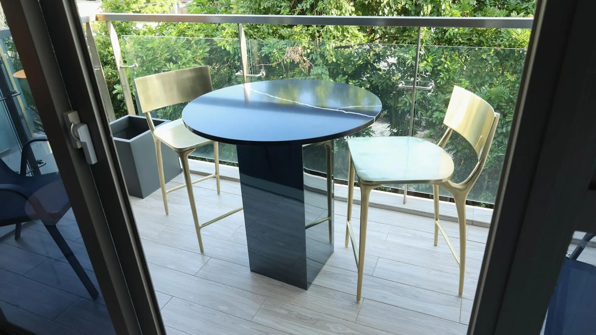 Bella Studio Apartments - Lux Loft Kingston
